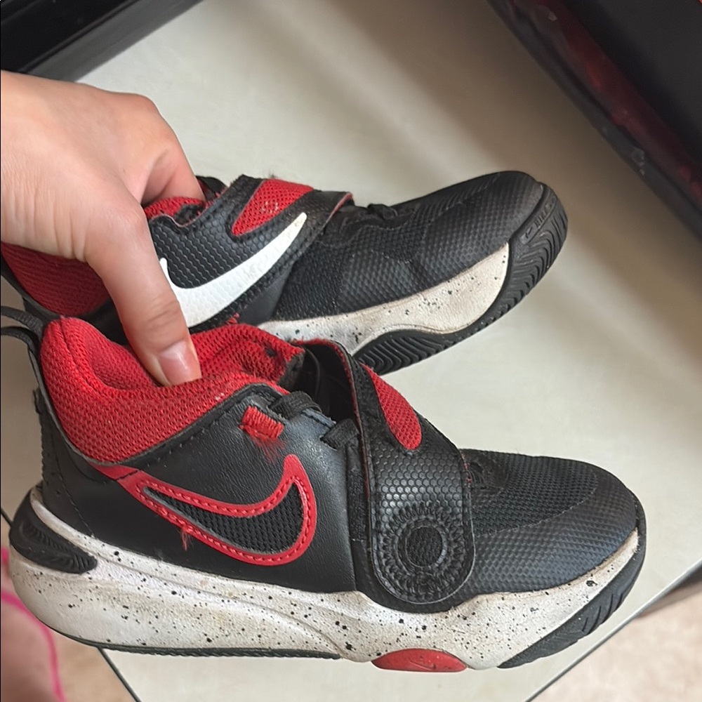 Nike Kids Black and Red Sneakers SIZE 11.5 LITTLE BOYS